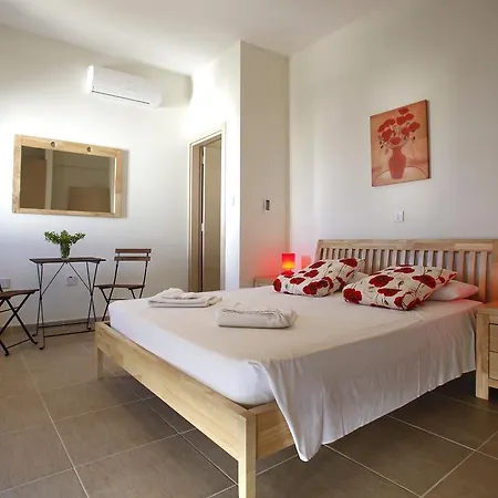 Elise Villa *